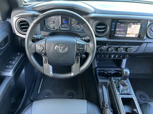Used 2019 Toyota Tacoma TRD Sport w/ Technology Package AWD/4WD image 32