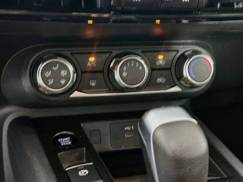 Used 2025 Nissan Kicks SV FWD image 23