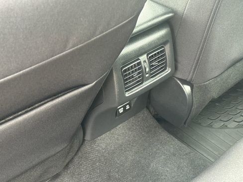 Used 2025 Toyota Camry LE w/ Convenience Package image 35