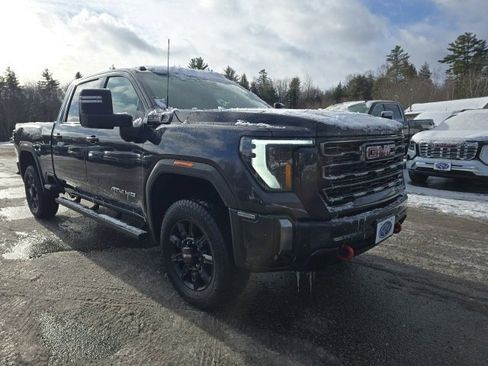 Used 2024 GMC Sierra 2500 AT4 w/ AT4 Preferred Package image 7