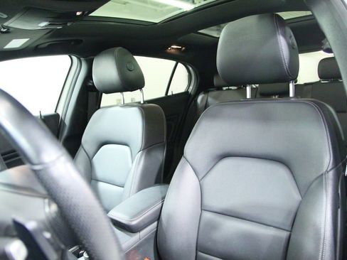 Certified 2019 Mercedes-Benz GLA 250 4MATIC image 6