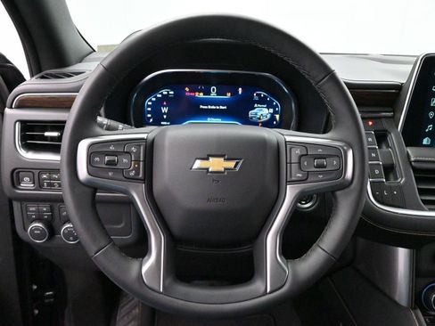 Used 2024 Chevrolet Suburban Premier AWD/4WD image 15