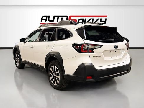 Used 2024 Subaru Outback Premium AWD/4WD image 5