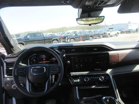 New 2026 GMC Sierra 3500 Denali Ultimate AWD/4WD image 17
