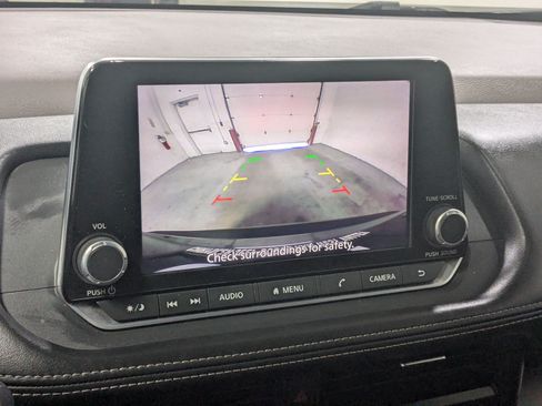 Used 2023 Nissan Rogue SV AWD/4WD image 16