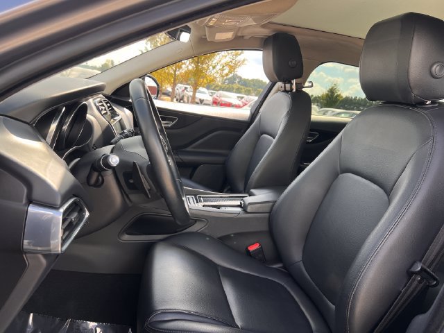 Used 2020 Jaguar F-PACE Premium AWD/4WD image 14