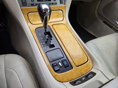 Used 2005 Lexus SC 430 Convertible image 20