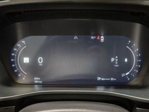Used 2023 Volvo XC40 B5 Plus AWD/4WD image 13