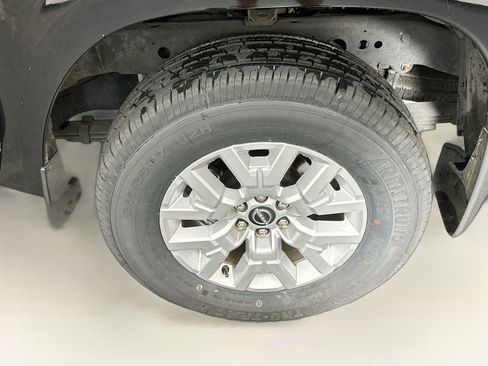 Used 2022 Nissan Frontier SV RWD image 11