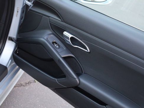 Used 2016 Porsche Cayman image 39