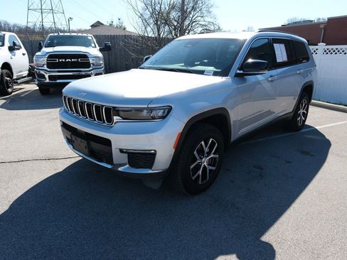 Used 2024 Jeep Grand Cherokee L Limited w/ Luxury Tech Group II AWD/4WD image 11