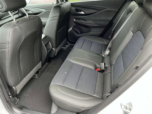 Used 2025 Buick Envista Preferred w/ Convenience I Package image 11