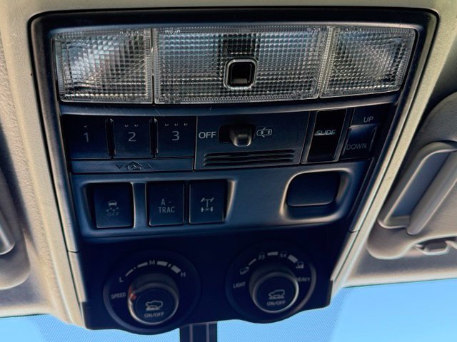 Used 2017 Toyota 4Runner TRD Off-Road Premium AWD/4WD image 26
