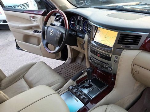 Used 2011 Lexus LX 570 4WD image 47