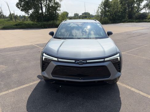Used 2025 Chevrolet Blazer EV RS AWD/4WD image 2