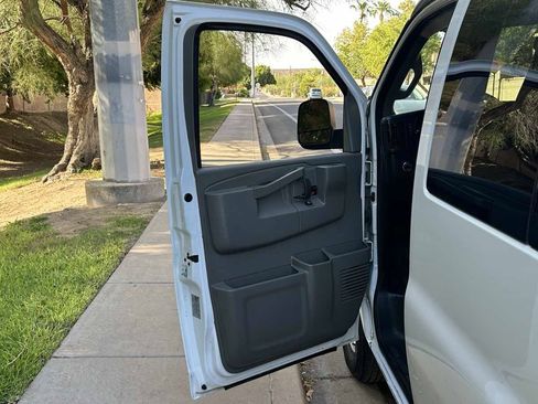 Used 2018 Chevrolet Express 3500 LT w/ LT Preferred Equipment Group RWD image 45