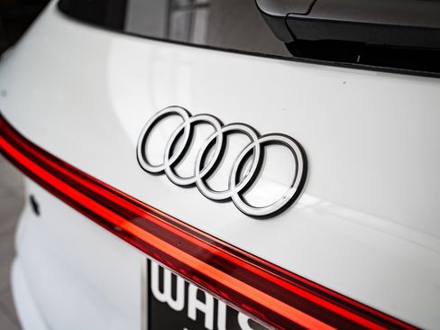 Used 2025 Audi Q5 Premium Plus w/ Premium Plus image 17