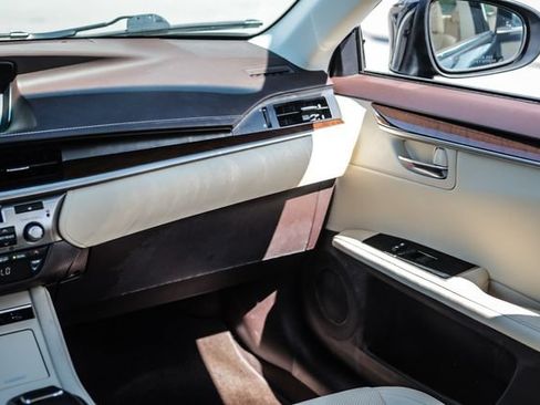 Used 2018 Lexus ES 350 w/ Luxury Package w/Wood Trim FWD image 36