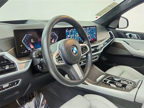 Used 2023 BMW X7 xDrive40i w/ M Sport Package image 19