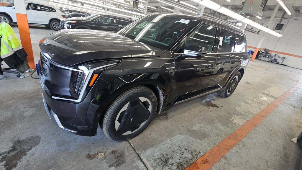 Used 2024 Kia EV9 Land AWD/4WD image 2
