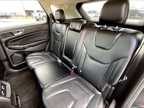 Used 2015 Ford Edge Titanium w/ Technology Package FWD image 19
