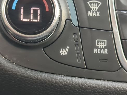 Used 2024 Chevrolet Equinox LT AWD/4WD image 23