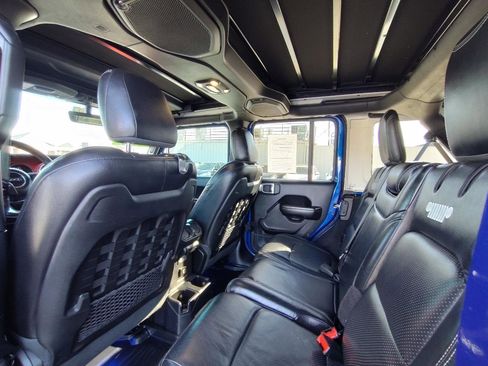Used 2020 Jeep Wrangler Unlimited Rubicon AWD/4WD image 31