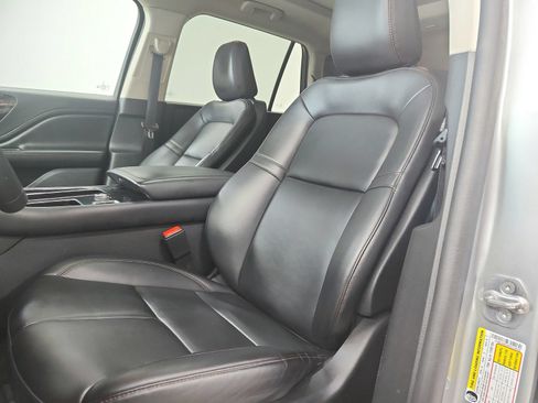 Used 2023 Lincoln Aviator AWD w/ Premium Package image 10