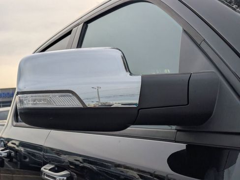 Used 2022 RAM 1500 Laramie AWD/4WD image 12