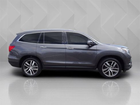 Used 2018 Honda Pilot Touring image 6