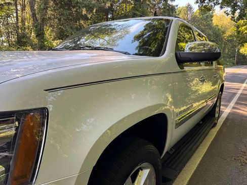 Used 2008 Chevrolet Avalanche LTZ w/ LTZ Preferred Equipment Group image 10