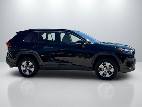 Used 2025 Toyota RAV4 XLE image 4