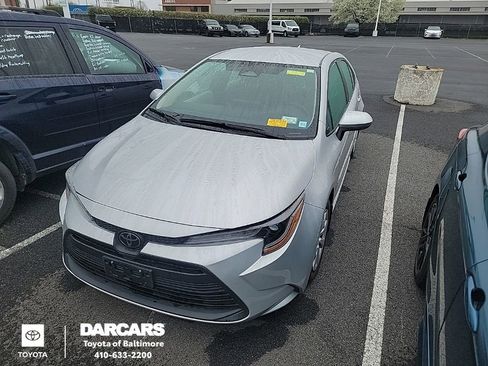 Used 2024 Toyota Corolla LE image 1