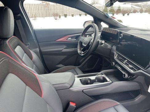 Used 2024 Chevrolet Equinox EV RS image 39