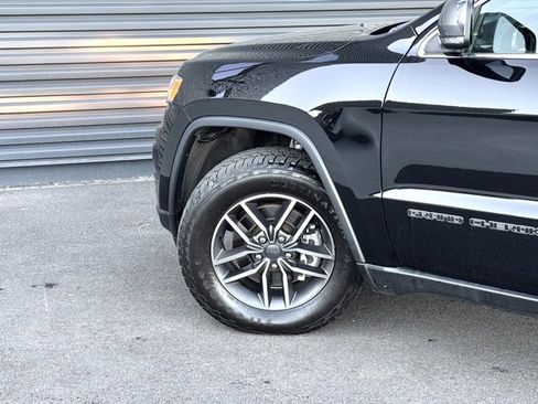 Used 2021 Jeep Grand Cherokee Limited w/ Luxury Group II image 12