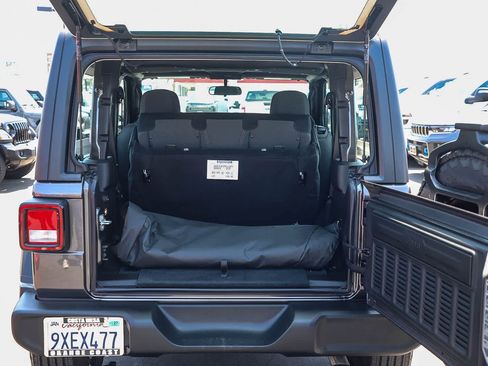 Used 2026 Jeep Wrangler Sport AWD/4WD image 25