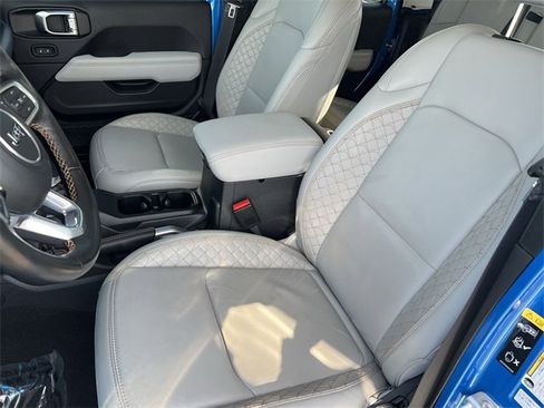 Used 2022 Jeep Gladiator Overland image 27