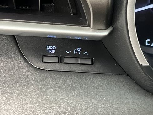 Used 2020 Toyota Highlander XLE image 42