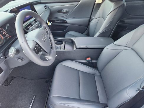 New 2025 Lexus ES 350 w/ Premium Package image 8