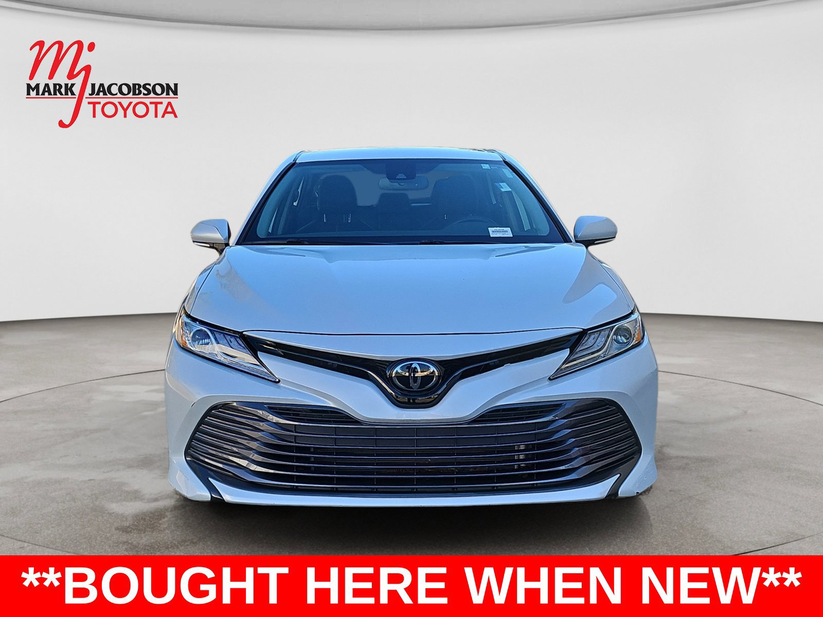 Used 2019 Toyota Camry XLE FWD image 2
