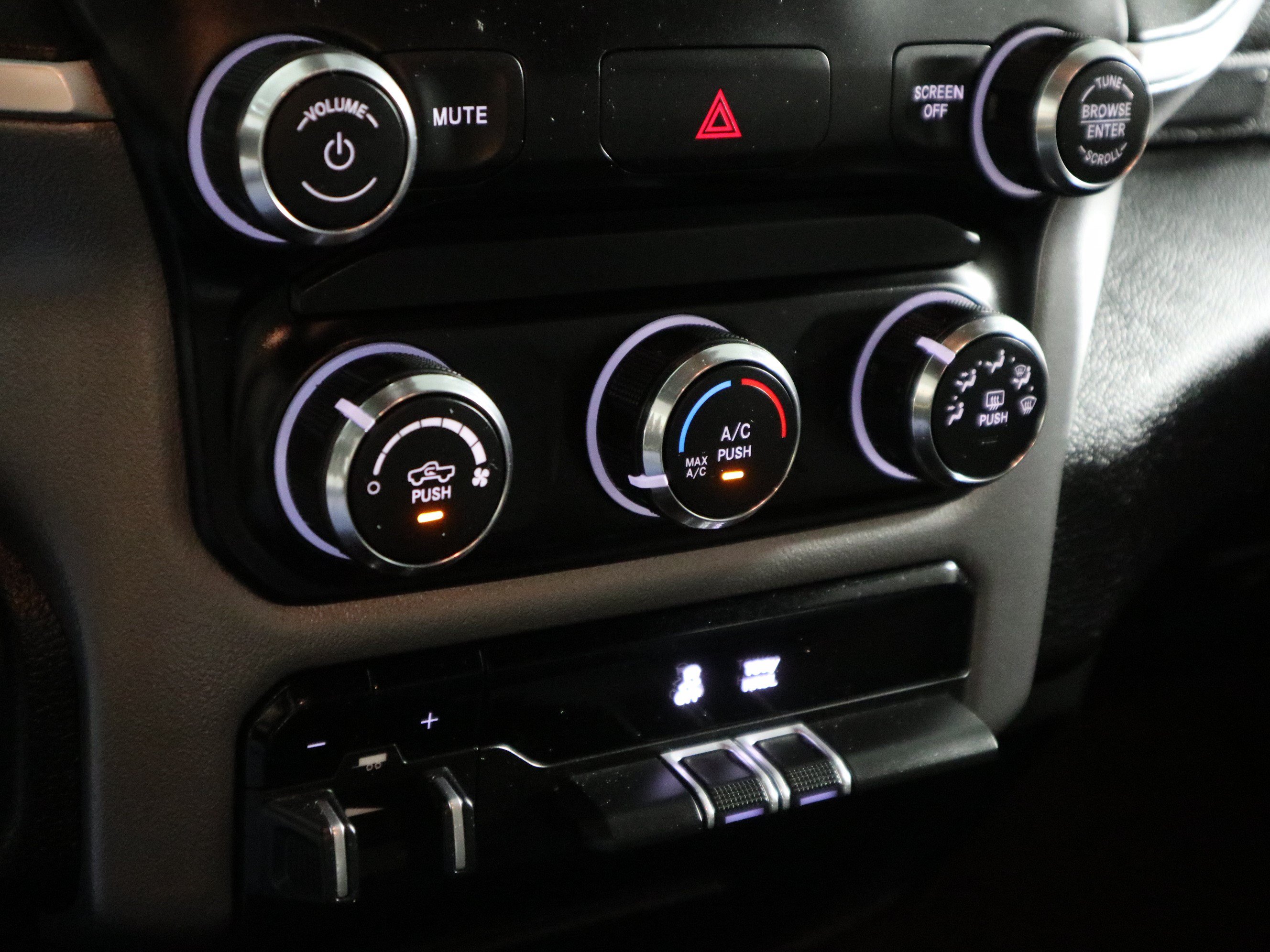 Used 2024 RAM 2500 Big Horn AWD/4WD image 25