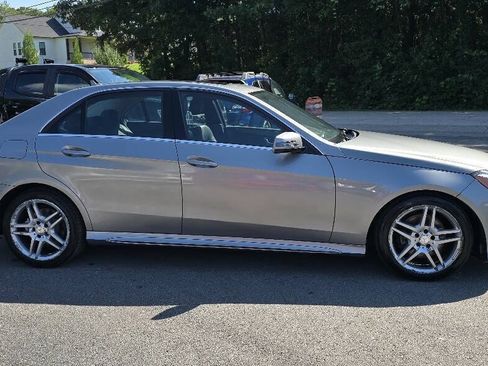 Used 2014 Mercedes-Benz E 350 4MATIC Sedan w/ Premium 1 Package image 4