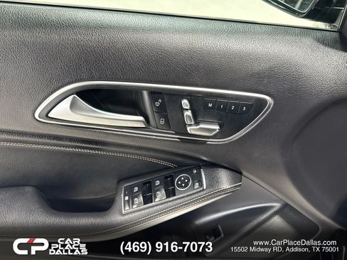 Used 2020 Mercedes-Benz GLA 250 4MATIC w/ Premium Package image 14