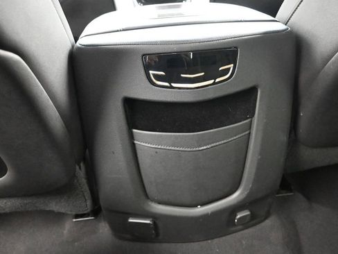 Used 2019 Cadillac Escalade Luxury RWD image 18