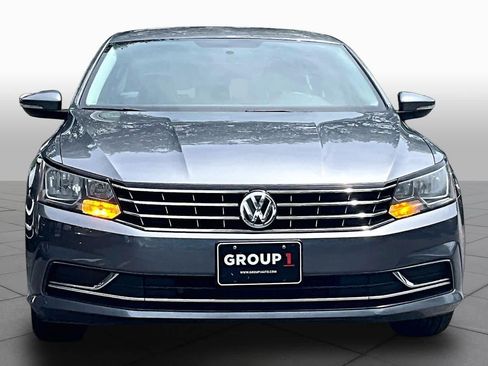 Used 2018 Volkswagen Passat 2.0T S w/ Driver Assistance Package FWD image 4