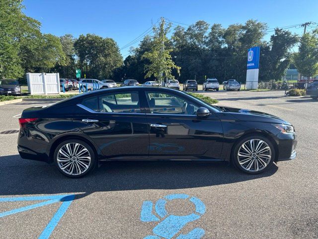 Used 2024 Nissan Altima 2.5 SL FWD image 9