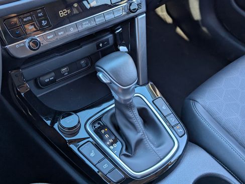 Certified 2025 Kia Seltos EX w/ EX Sunroof Package image 28