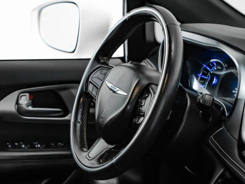 Used 2019 Chrysler Pacifica Limited w/ Advanced Safetytec Group image 11