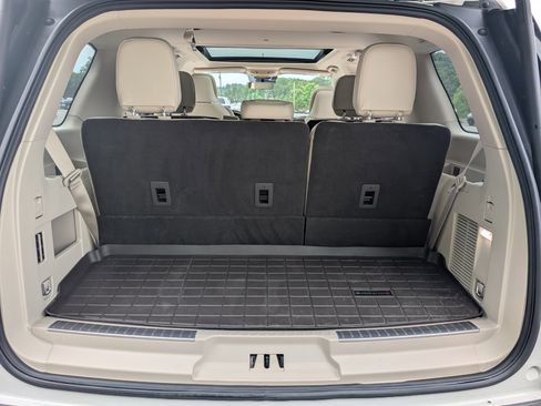 Used 2021 Lincoln Navigator Reserve w/ Luxury Package RWD image 15