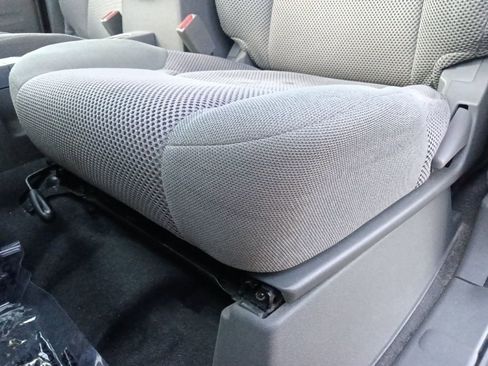 Used 2021 Nissan Frontier SV w/ Midnight Edition Floor Mats AWD/4WD image 16